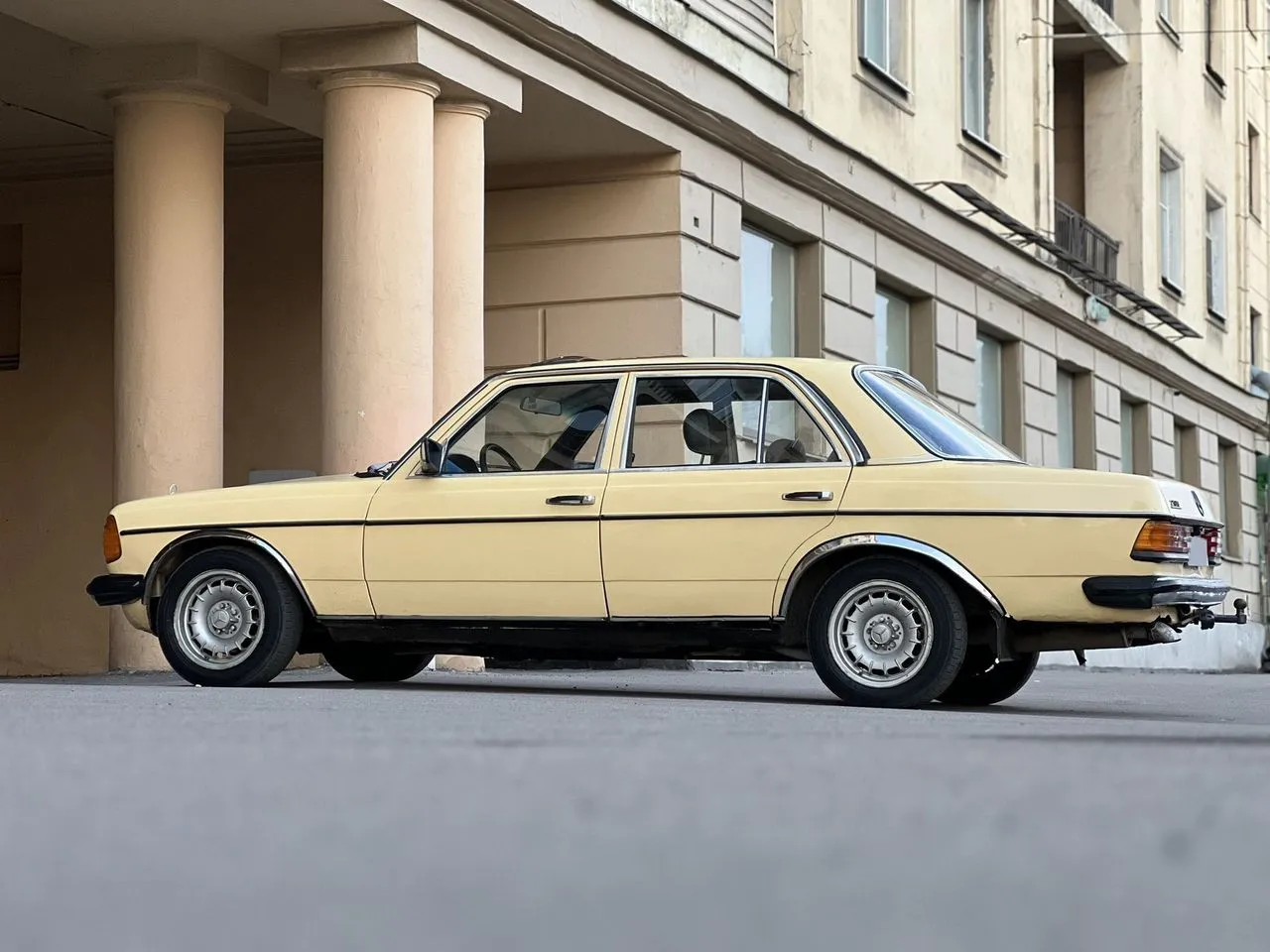 Mercedes-Benz W123 2.4 MT — фото 12